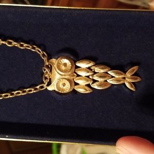 Vintage 1970s gold plated owl necklace Avon